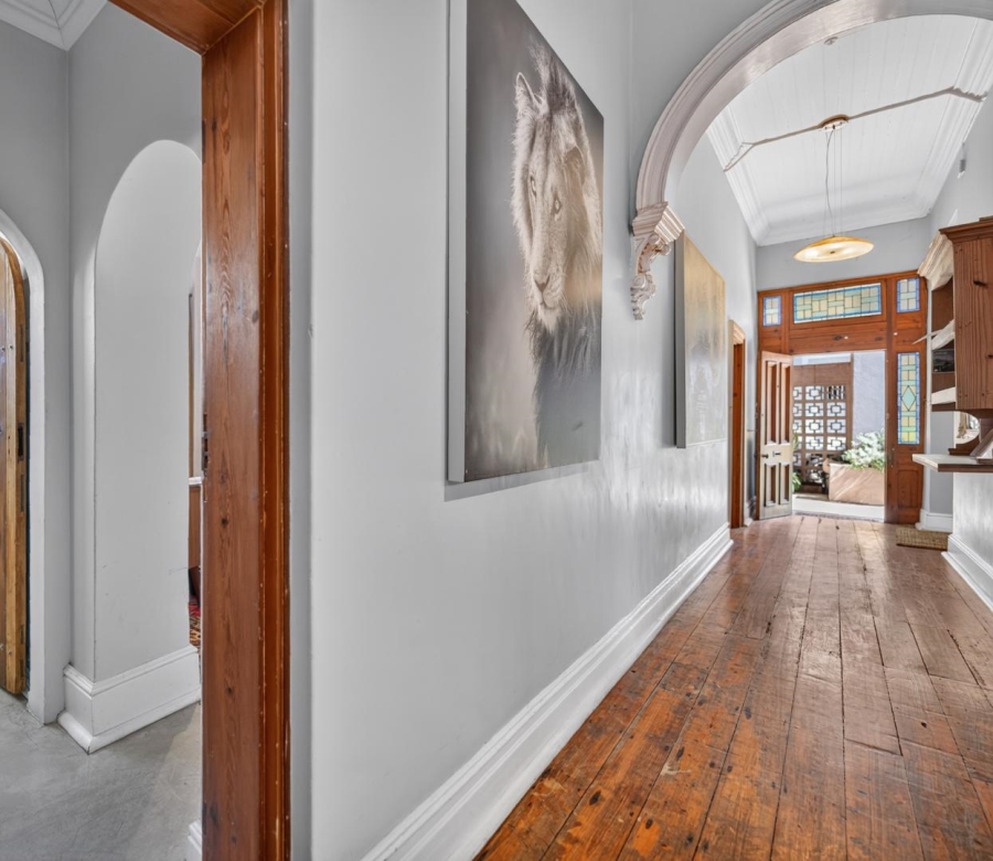 7 Bedroom Property for Sale in Oranjezicht Western Cape